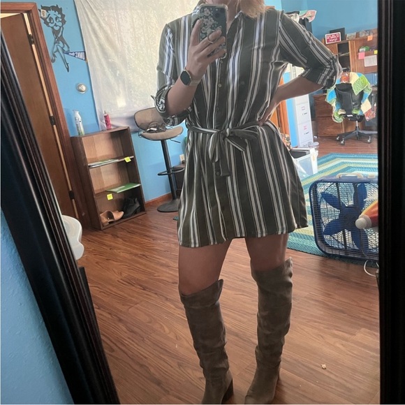 XL Green and white fleece button down dress, belted, 3/4 sleeve, extremely warm - Picture 2 of 6